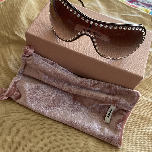 Miu Miu  Sunnies - Picture 2 of 13